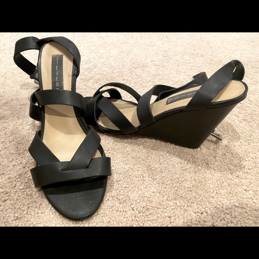 Steve Madden Black Wedges